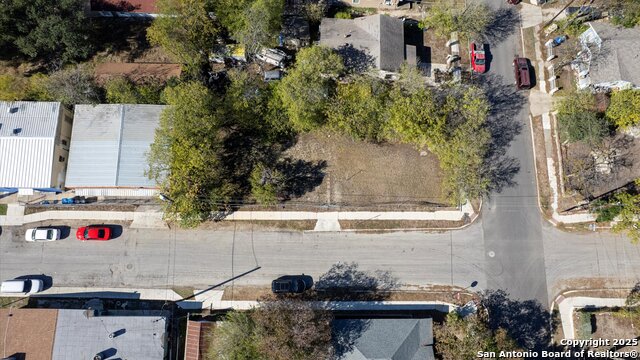 Image 10 of 11 For 3302 Houston W