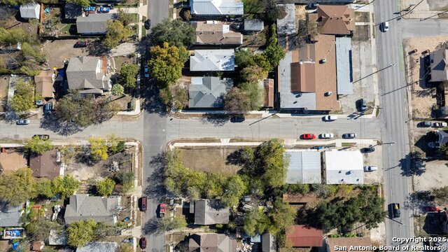 Image 11 of 11 For 3302 Houston W