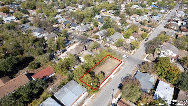 Image 6 of 11 For 3302 Houston W