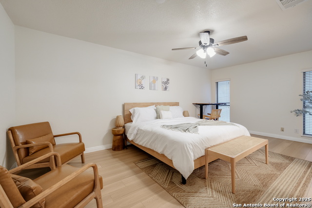 Listing photo id 12 for 1009 Victoria Crossing