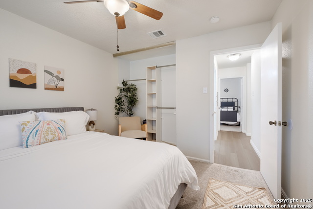 Listing photo id 19 for 1009 Victoria Crossing