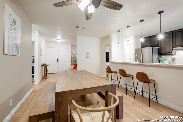 Listing photo id 7 for 1009 Victoria Crossing