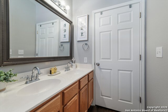 Image 12 of 18 For 6719 Dragon Crk