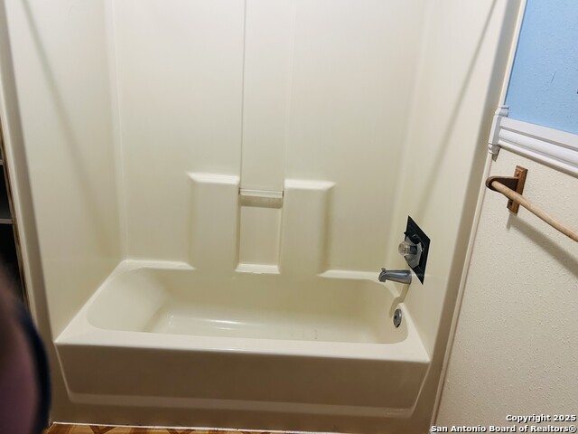 Listing photo id 15 for 406 Hernandez