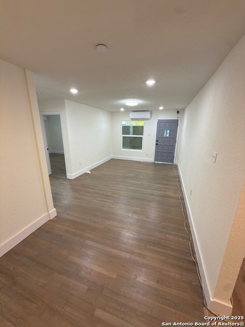 Listing photo id 8 for 117 Riverdale