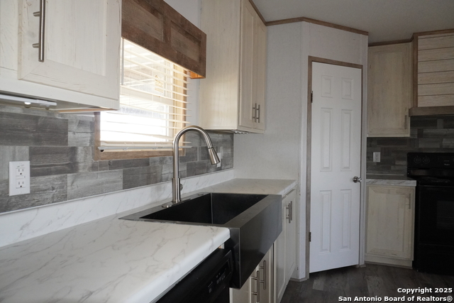 Image 5 of 28 For 70 Gallinas Creek Rd