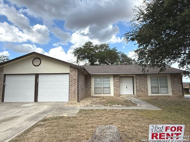 Listing photo id 2 for 1078 Frost Fire