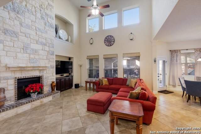 Image 4 of 41 For 11907 Lampasas