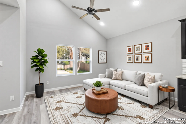 Image 12 of 22 For 930 Gladstone