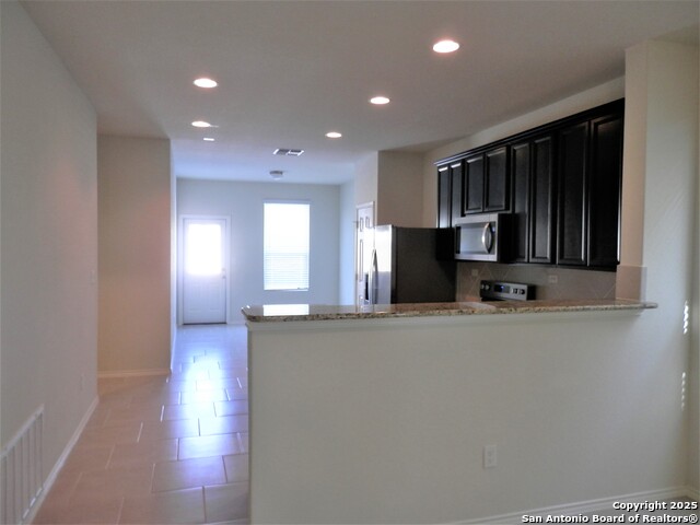 Image 37 of 40 For 334 Mistflower