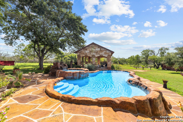 Details for 424 Homecrest, La Vernia, TX 78121