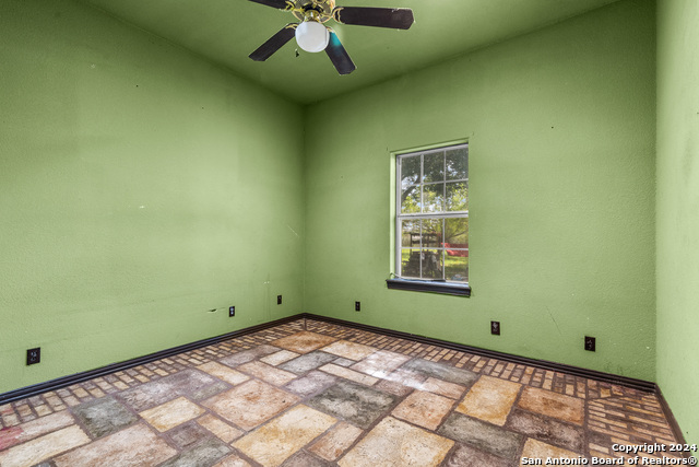 Image 26 of 47 For 424 Homecrest