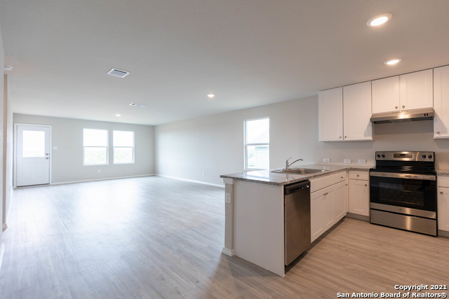 Image 5 of 32 For 5630 Elm Valley Dr