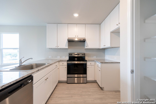 Image 7 of 32 For 5630 Elm Valley Dr