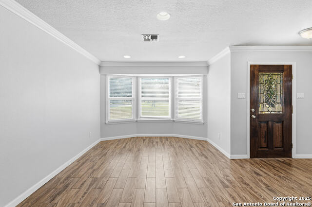 Image 11 of 43 For 163 Lakeside Dr.