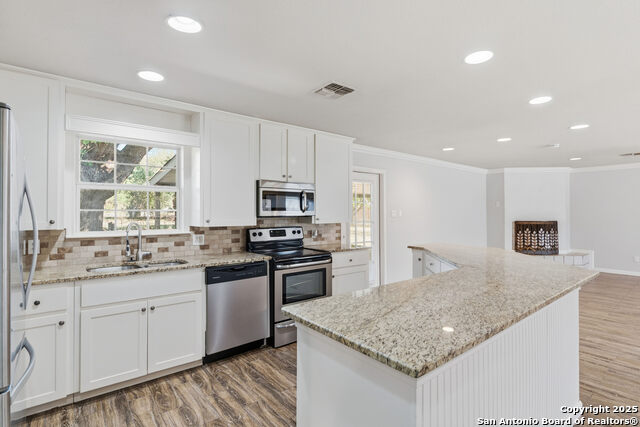 Image 15 of 43 For 163 Lakeside Dr.