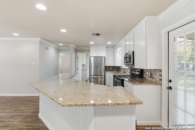 Image 19 of 43 For 163 Lakeside Dr.