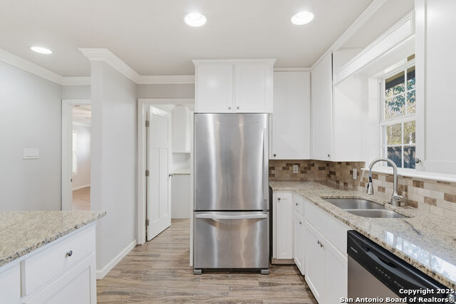 Image 20 of 43 For 163 Lakeside Dr.