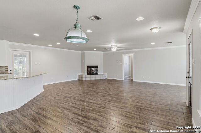 Image 23 of 43 For 163 Lakeside Dr.