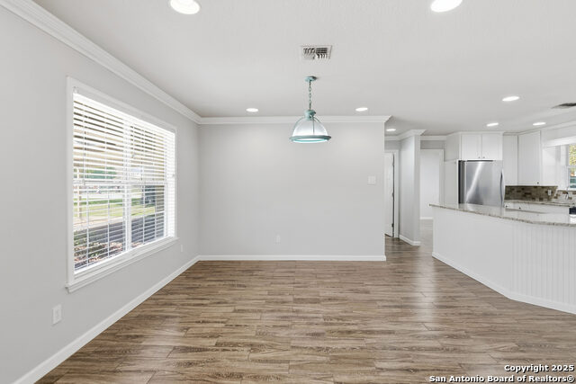 Image 24 of 43 For 163 Lakeside Dr.