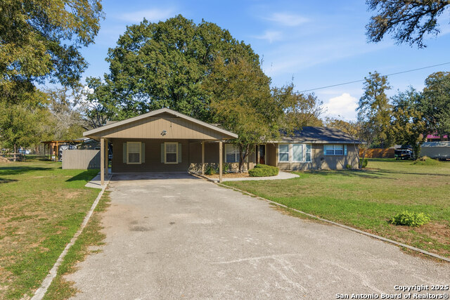 Image 4 of 43 For 163 Lakeside Dr.