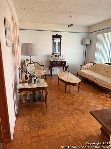 Image 11 of 24 For 5006 Creekmoor