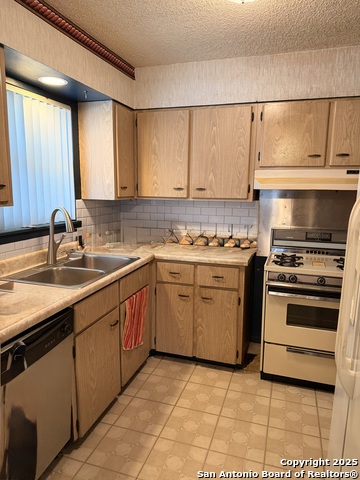 Image 14 of 24 For 5006 Creekmoor