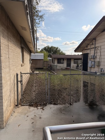 Image 4 of 24 For 5006 Creekmoor