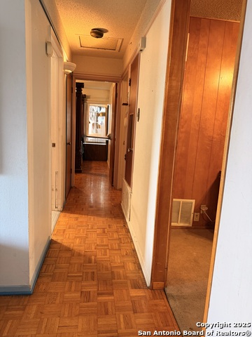 Image 7 of 24 For 5006 Creekmoor