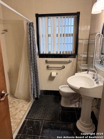 Image 8 of 24 For 5006 Creekmoor