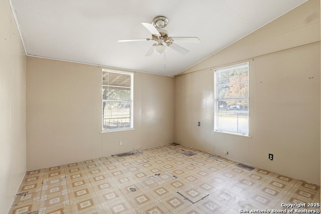 Image 11 of 16 For 316 Colonial Pkwy W