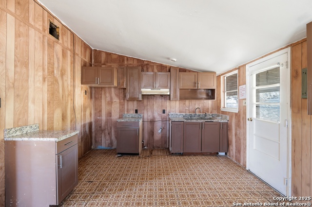 Image 9 of 16 For 316 Colonial Pkwy W