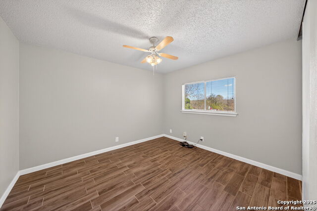 Image 27 of 39 For 9621 Green Plain