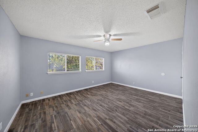 Image 28 of 39 For 9621 Green Plain