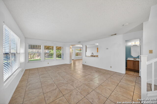 Image 7 of 39 For 9621 Green Plain