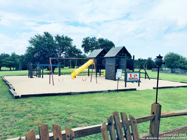 Listing photo id 8 for 21n Whartons Dock Rd