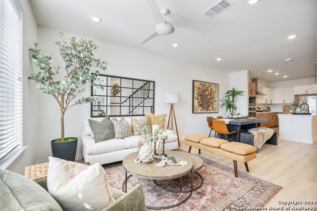 Image 9 of 36 For 719 Locust St E 2108