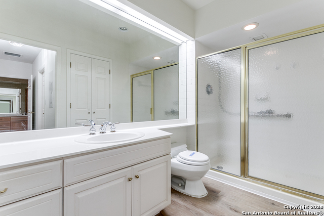 Image 7 of 41 For 1 Towers Park Ln  2216