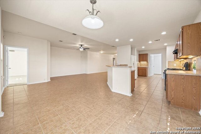 Image 12 of 25 For 15802 Delaware