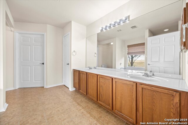 Image 16 of 25 For 15802 Delaware