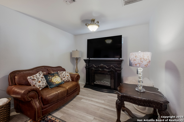 Image 13 of 27 For 10403 Alsfeld