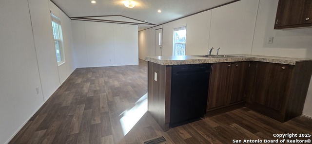 Image 11 of 28 For Lot 38 Pr 1510