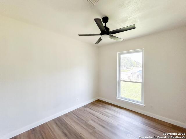 Image 4 of 5 For 4723 Spiral