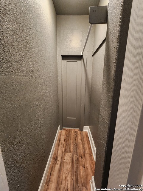 Image 13 of 14 For 930 Grayson E 4