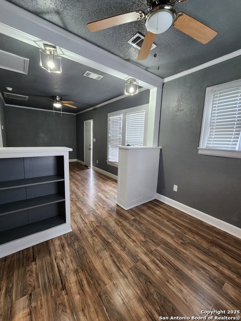 Image 4 of 14 For 930 Grayson E 4