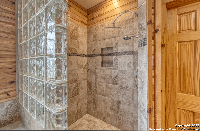 Image 19 of 41 For 241 Mountain Laurel