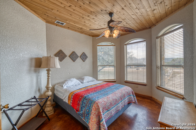 Image 20 of 41 For 241 Mountain Laurel