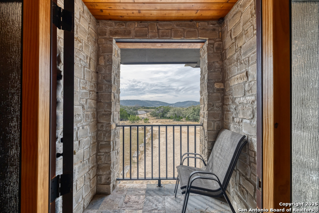 Image 31 of 41 For 241 Mountain Laurel