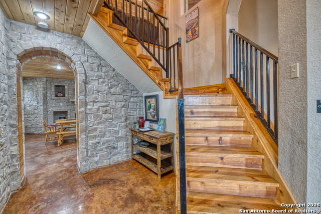 Image 9 of 41 For 241 Mountain Laurel