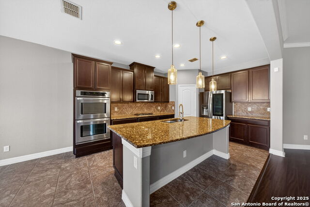 Image 22 of 47 For 8955 Highland Dawn